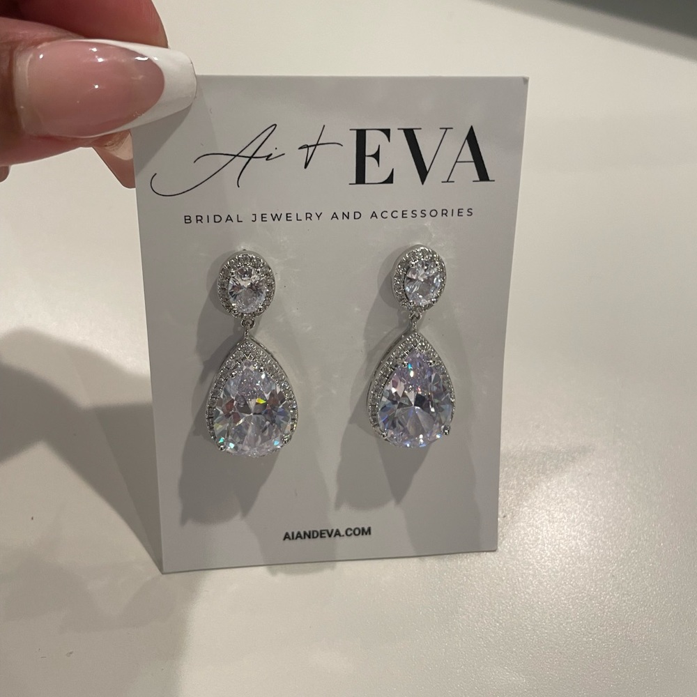 Silver lovely bridal jewelry brand new